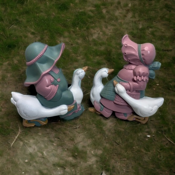 Burwood 2 piece Country Goose boy and girl plastic wall hanging set pastel color - Picture 1 of 10